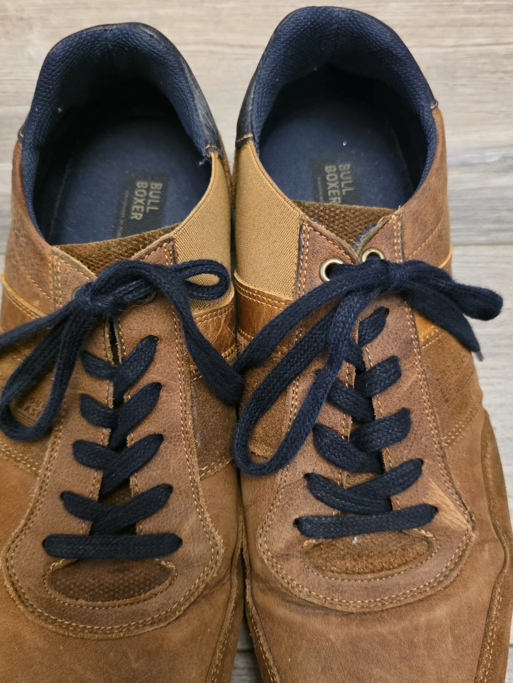 Men's Tan Suede Lace-Up Sneakers - Casual Everyday Comfort